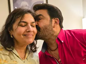 'Forever grateful for you, forever yours': Mohanlal shares sweet pic with wife Suchitra on thier anniversary