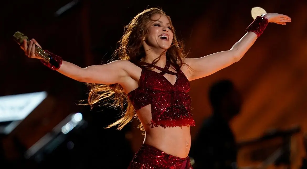 Shakira kicks off first world tour in seven years