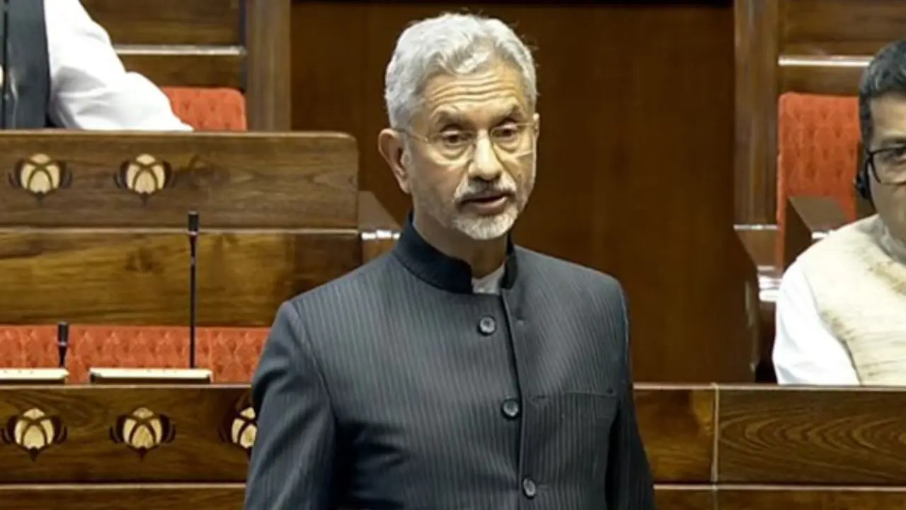 Opposition slams Centre over US deportation row; ‘what stops our govt from sending aircraft’ Opposition slams Centre over US deportation row; ‘what stops our govt from sending aircraft’