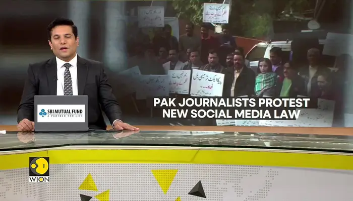 Pakistani journalists protest new social media law
