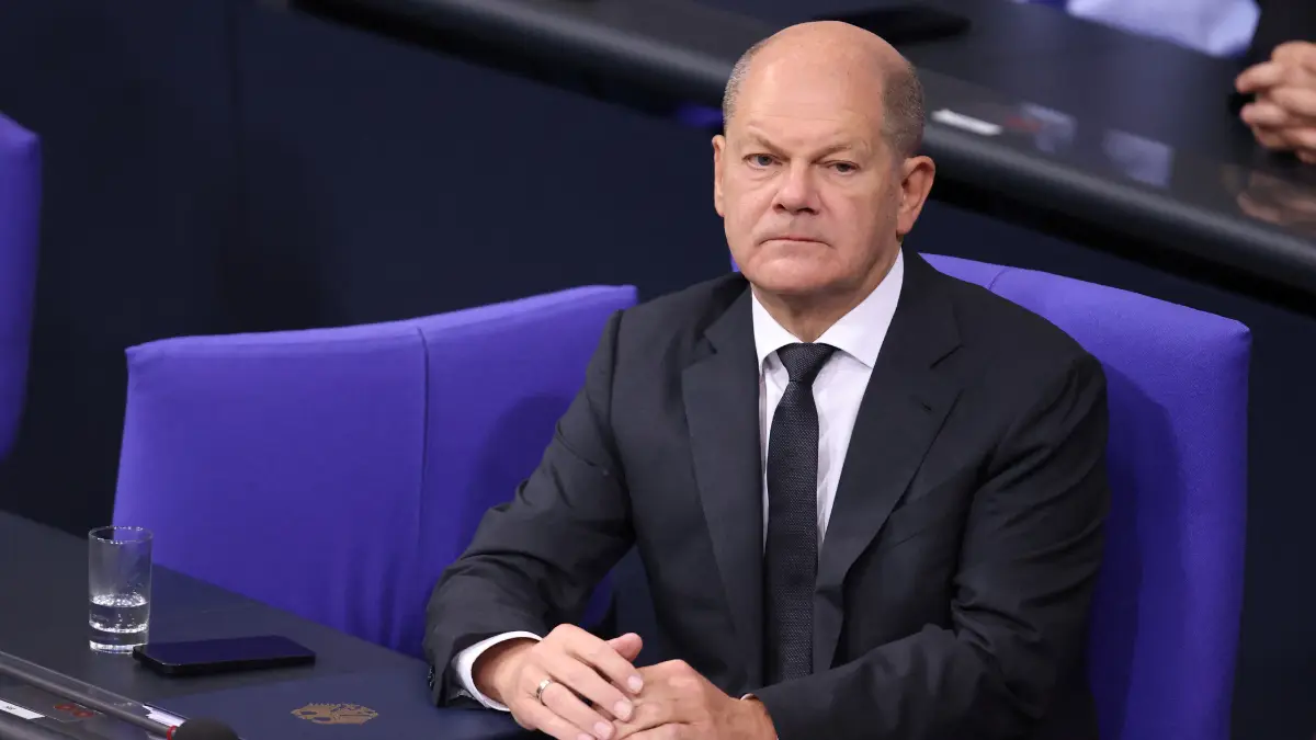 A hug for $5,100? Man fined for embracing German Chancellor Olaf Scholz – Here’s why A hug for $5,100? Man fined for embracing German Chancellor Olaf Scholz – Here’s why