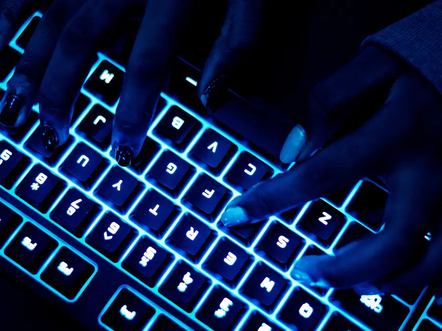 Almost 800 arrested in Nigeria over crypto-romance scam