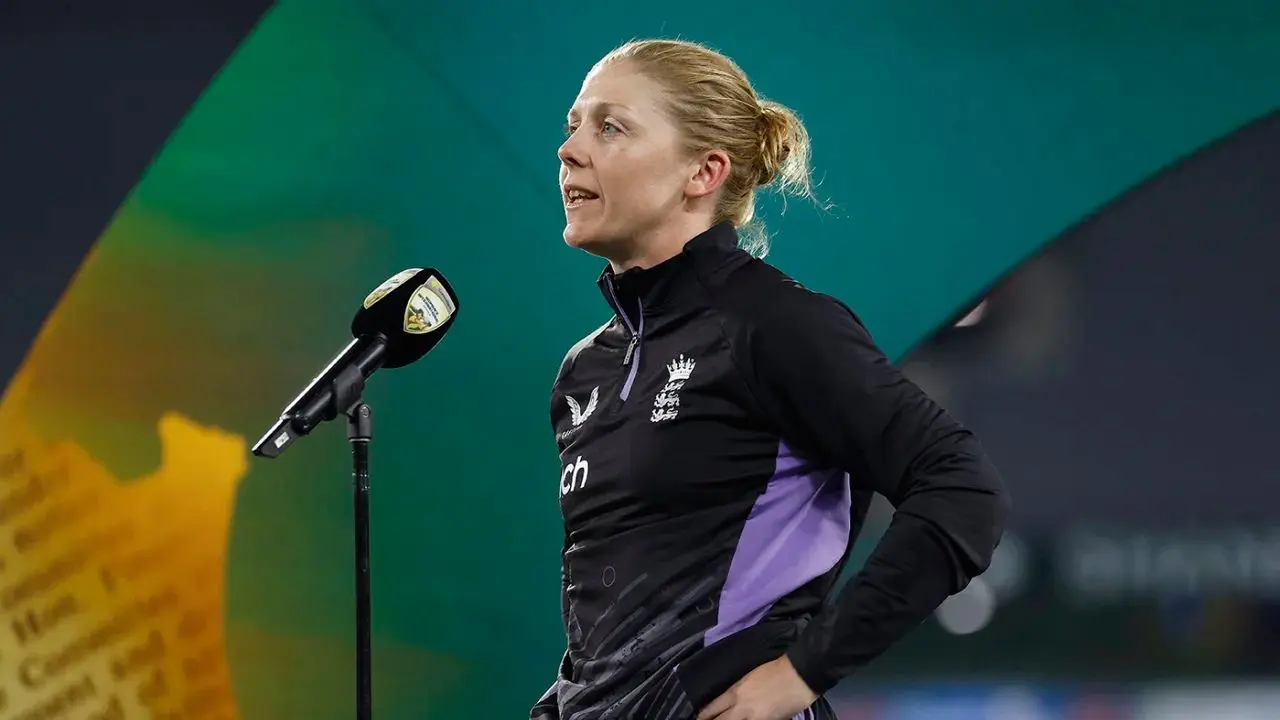 Heather Knight steps down as England women's captain after nine-year reign Heather Knight steps down as England women's captain after nine-year reign