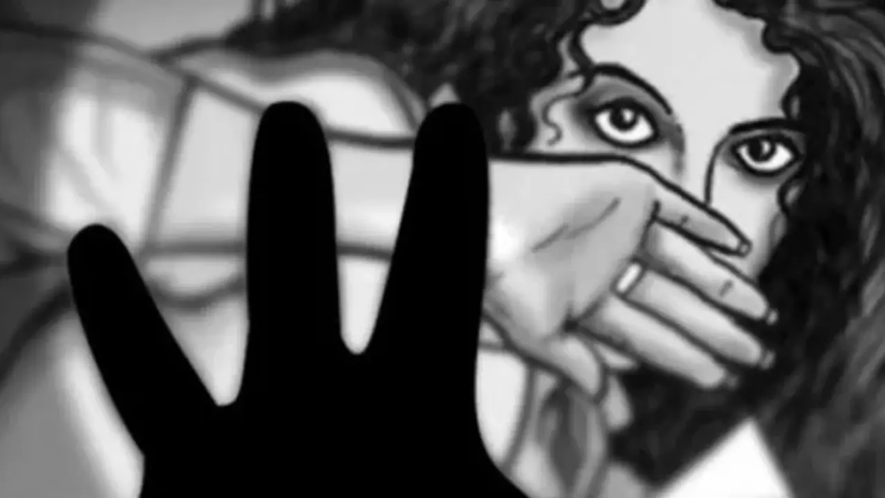 Man molests woman on Benguluru street, incident captured on CCTV Man molests woman on Benguluru street, incident captured on CCTV