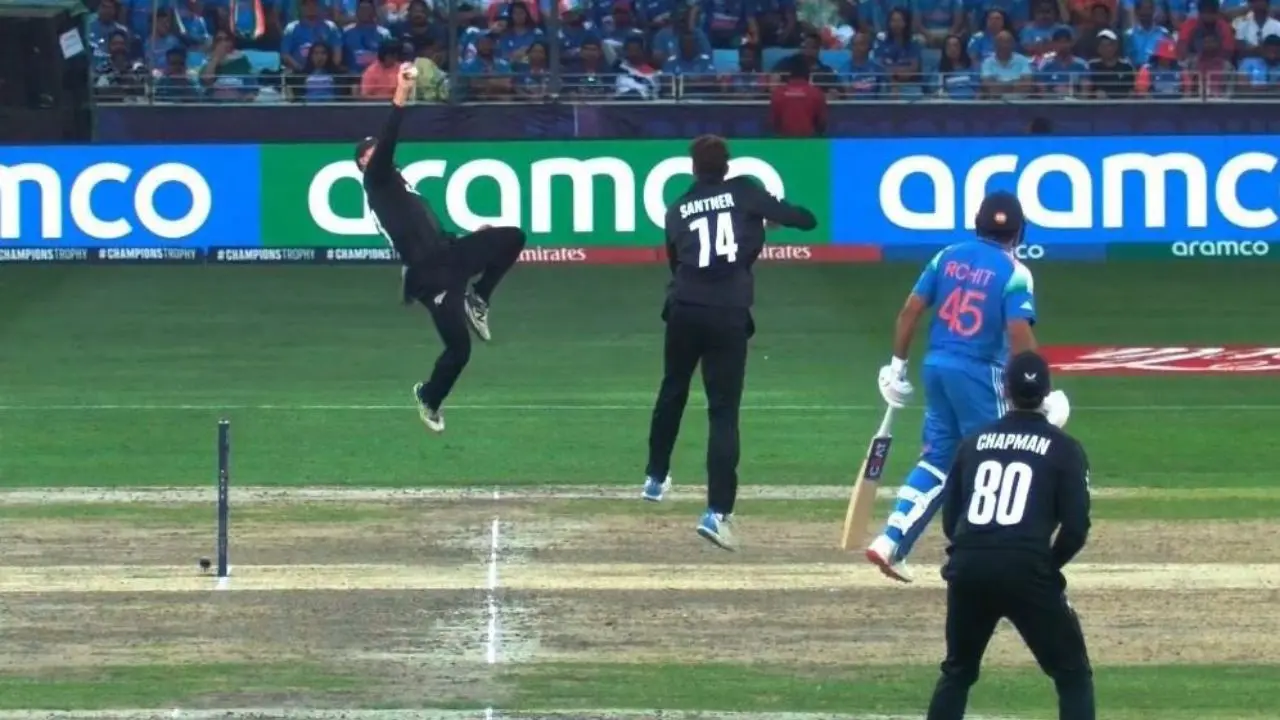 Unbelievable! Glenn ‘Superman’ Phillips plucks ‘Catch of the tournament’ - Watch Unbelievable! Glenn ‘Superman’ Phillips plucks ‘Catch of the tournament’ - Watch
