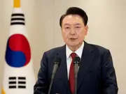Thousands protest in Seoul as South Korea’s suspended president Yoon Suk Yeol defies arrest in martial law row