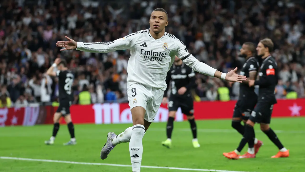 Real Madrid vs Real Sociedad Live Streaming: How to Watch TV Channel Online App Free Streaming Option Date Time in India, US, Australia, UK? Real Madrid vs Real Sociedad Live Streaming: How to Watch TV Channel Online App Free Streaming Option Date Time in India, US, Australia, UK?
