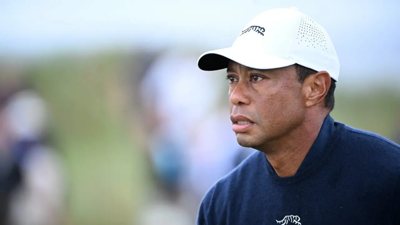 Tiger Woods undergoes surgery for ruptured Achilles tendon, derails comeback plans Tiger Woods undergoes surgery for ruptured Achilles tendon, derails comeback plans