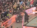 WWE WrestleMania 41: Stone Cold Steve Austin’s return on Night 2 ends in a BLUNDER! - Watch Video