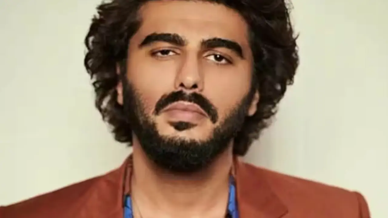 Arjun Kapoor, Jackky Bhagnani injured after ceiling collapses on Mere Husband Ki Biwi set Arjun Kapoor, Jackky Bhagnani injured after ceiling collapses on Mere Husband Ki Biwi set