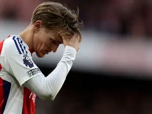 Premier League: Arsenal's title hopes suffer blow after West Ham defeat