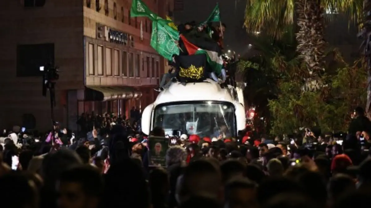 Israel releases 90 Palestinian prisoners, Hamas releases 3 hostages in landmark Gaza ceasefire Israel releases 90 Palestinian prisoners, Hamas releases 3 hostages in landmark Gaza ceasefire