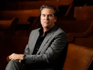 Fans and stars mourn the loss of Val Kilmer, Top Gun & Batman Forever star