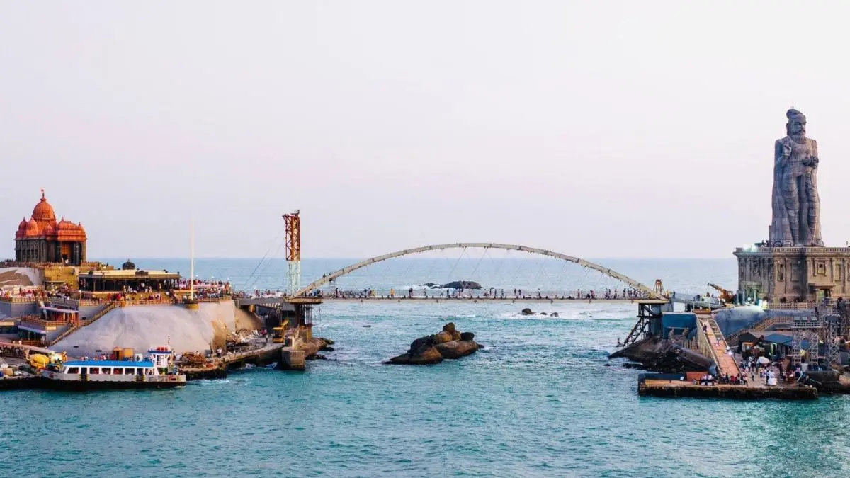 India's first glass bridge at sea links two iconic monuments India's first glass bridge at sea links two iconic monuments