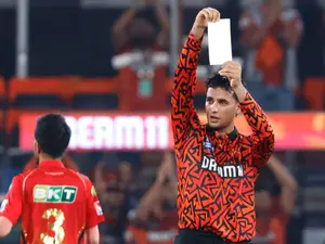 IPL 2025: What's the story behind Abhishek Sharma's viral 'note celebration?' Head reveals