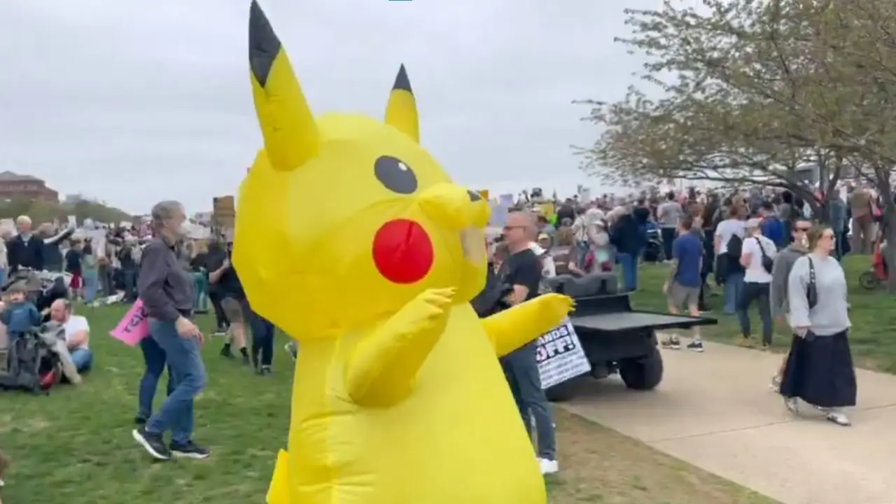 WATCH | Giant Pikachu steals the show at anti-Trump ‘Hands Off’ protest in Washington DC WATCH | Giant Pikachu steals the show at anti-Trump ‘Hands Off’ protest in Washington DC