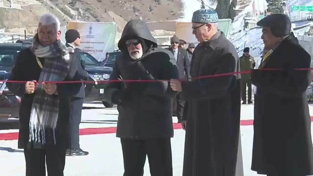 India: PM Modi inaugurates Z-Morh Tunnel in Jammu and Kashmir’s Sonamarg India: PM Modi inaugurates Z-Morh Tunnel in Jammu and Kashmir’s Sonamarg