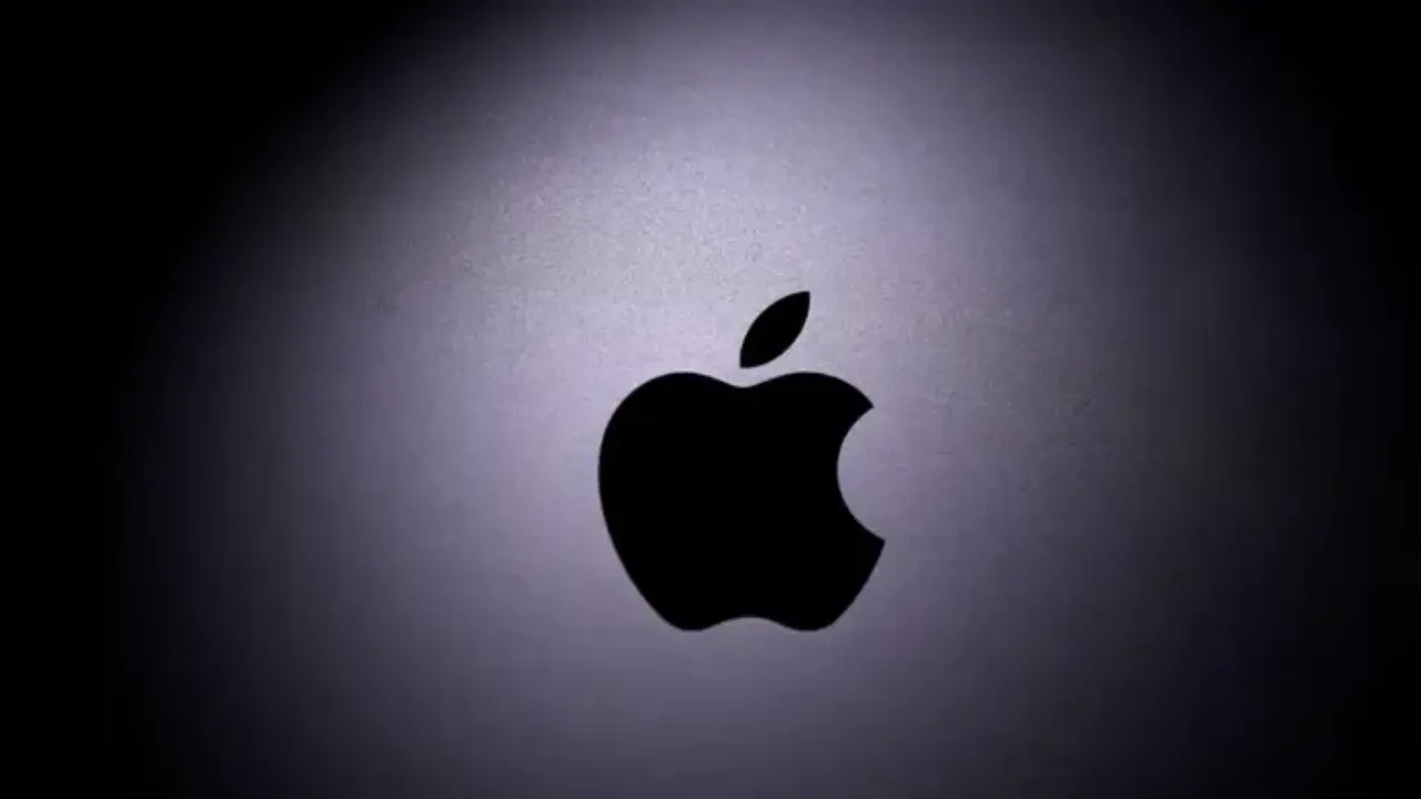 Apple to pay $95 million for lawsuit against Siri for listening user's private conversation Apple to pay $95 million for lawsuit against Siri for listening user's private conversation