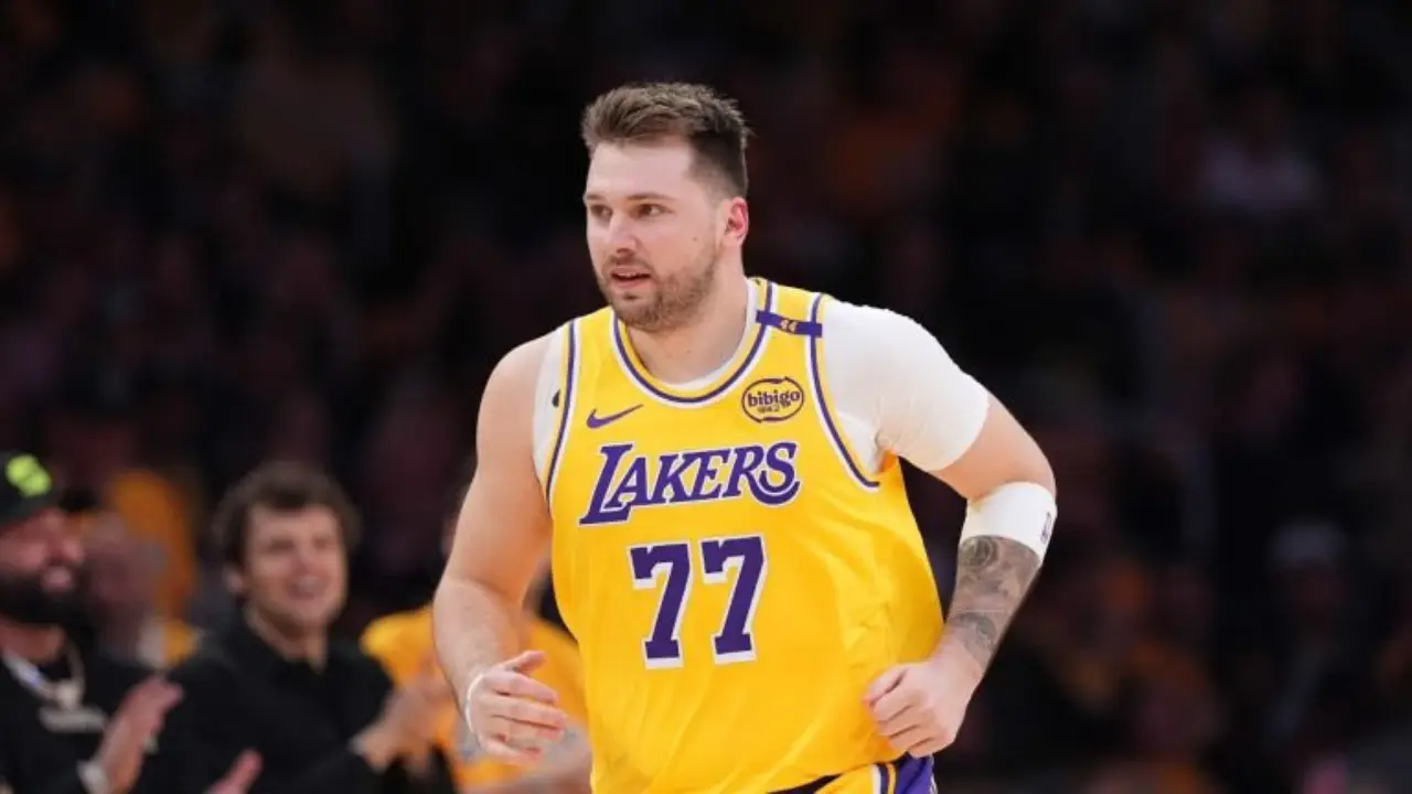 Luka Doncic fights through emotions in Dallas as LA Lakers beat Mavs for playoff spot Luka Doncic fights through emotions in Dallas as LA Lakers beat Mavs for playoff spot