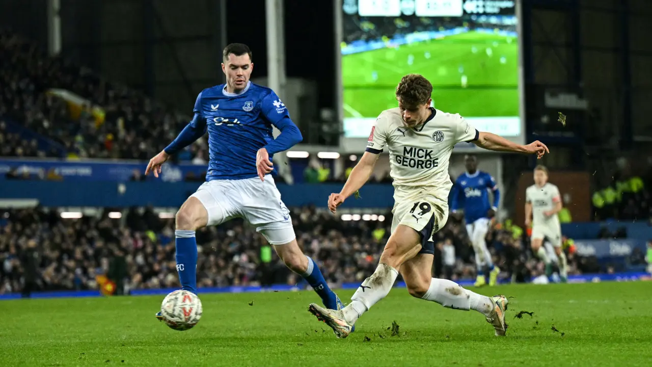 FA Cup: Everton advance despite Sean Dyche dismissal; Fulham advance FA Cup: Everton advance despite Sean Dyche dismissal; Fulham advance
