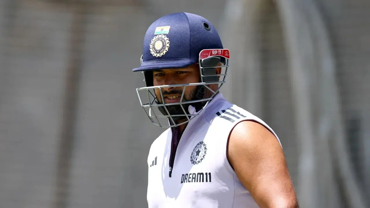 ‘Stupid, stupid, stupid!’ Pant recreates Gavaskar’s viral commentary – Watch