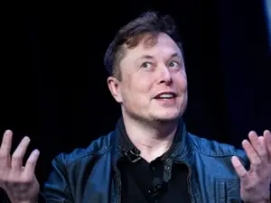 X suspends journalist for debunking conspiracy that Elon Musk's fan account is Musk himself. Here's what billionaire says