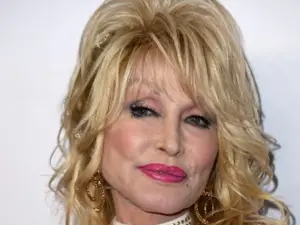 Carl Dean dies: After a bank teller hit on Dolly Parton's husband, she wrote 'Jolene'