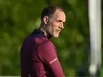 England manager Tuchel speaks to Foden and Rashford after ineffective outings