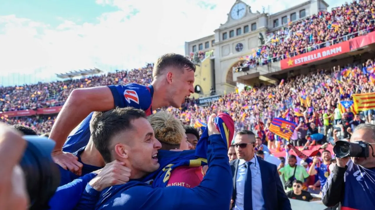 Barcelona edge Real Madrid in thriller to move to brink of La Liga title Barcelona edge Real Madrid in thriller to move to brink of La Liga title