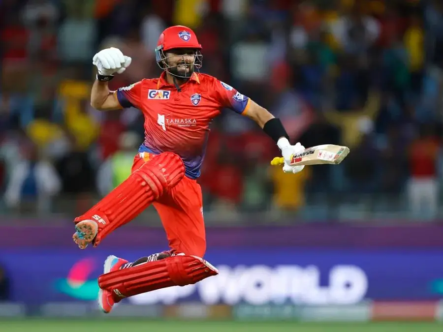 When 38-year-old Sikandar Raza helped Dubai Capitals chase 38 in 19 balls to lift maiden ILT20 title – Watch