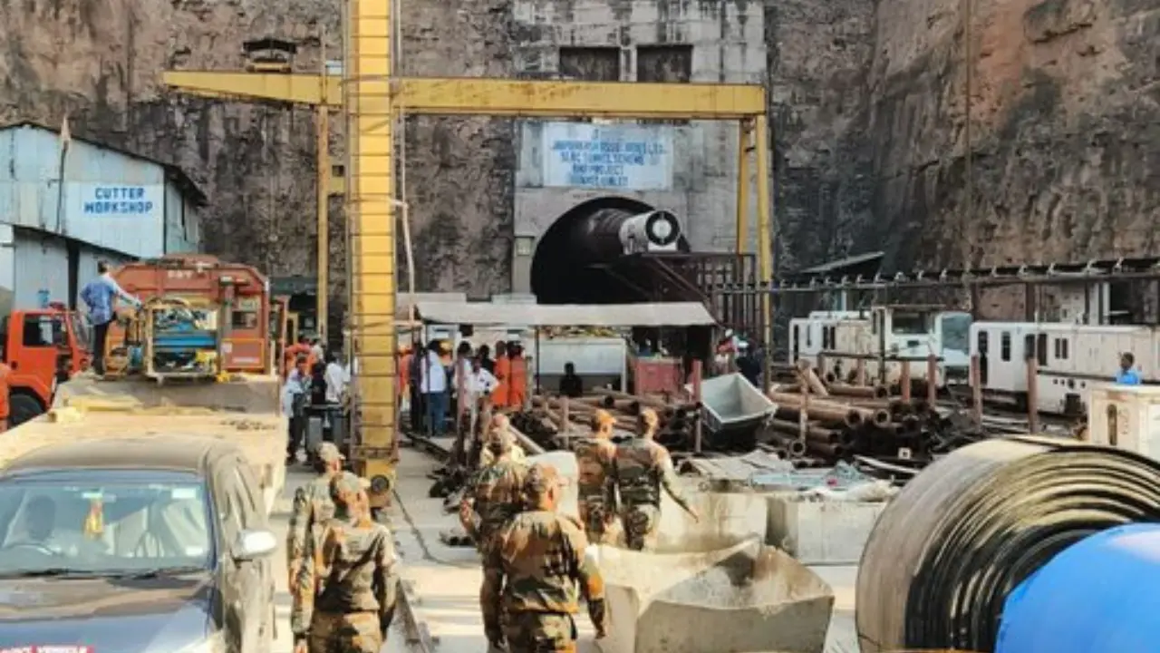 Telangana tunnel collapse: Rescuers race against time to save 8 workers, CM reviews efforts Telangana tunnel collapse: Rescuers race against time to save 8 workers, CM reviews efforts