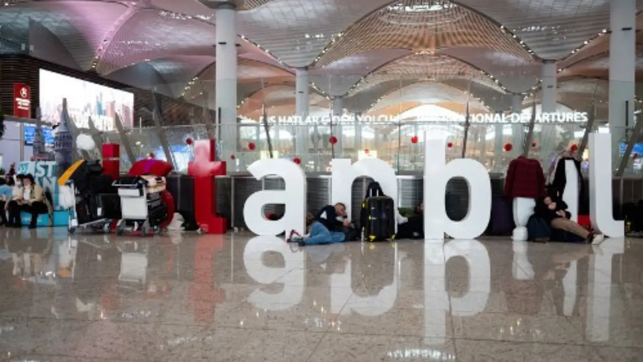 $7 (Rs 582) for a banana? $24 (Rs 2,100) for a burger? THIS might be world's most expensive airport $7 (Rs 582) for a banana? $24 (Rs 2,100) for a burger? THIS might be world's most expensive airport