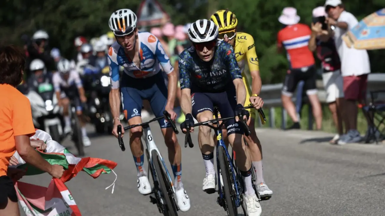 Tour de France: Colombian doctor facing suspended jail term over doping accusations