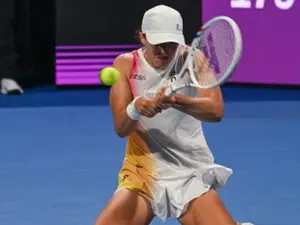 Qatar Open: Battling Swiatek lines up quarterfinal against Elena Rybakina