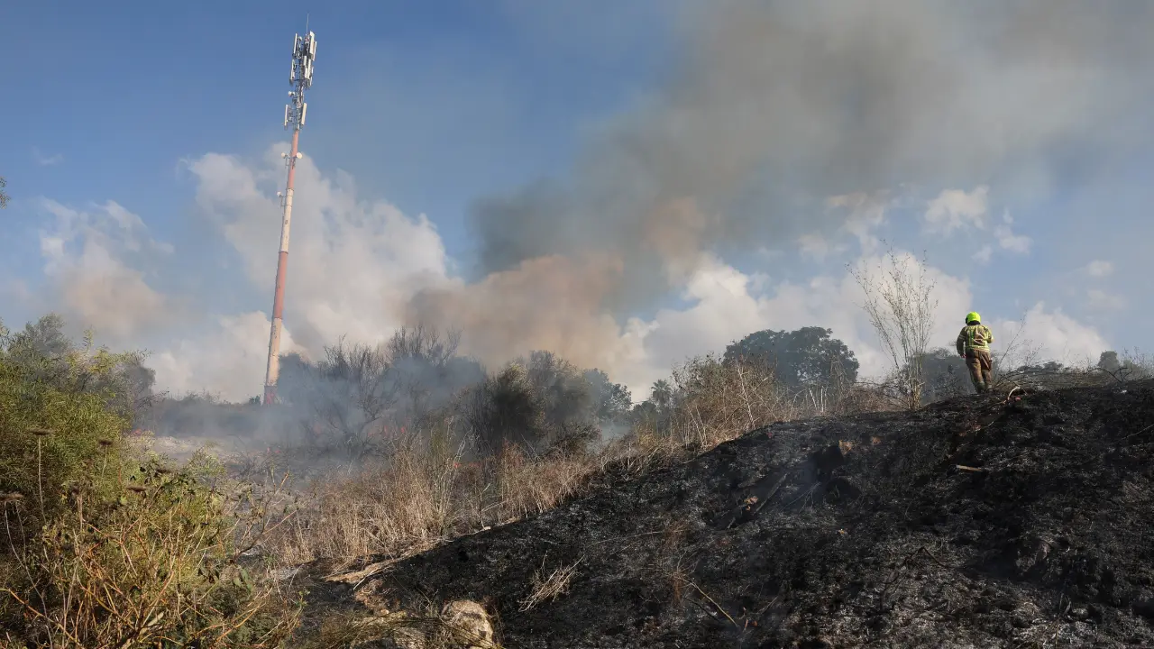 Israel air defences intercept Houthi ballistic missile, sirens heard in several regions Israel air defences intercept Houthi ballistic missile, sirens heard in several regions