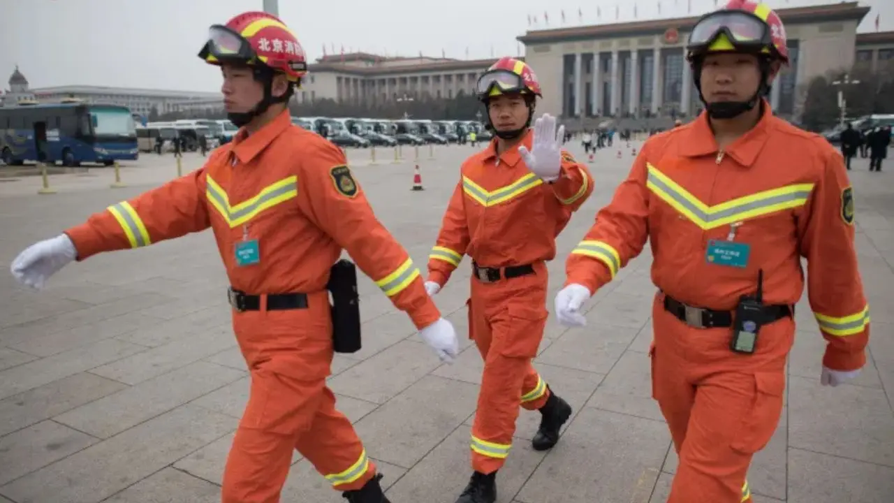 Fire engulfs China vegetable market, 8 killed, 15 injured Fire engulfs China vegetable market, 8 killed, 15 injured