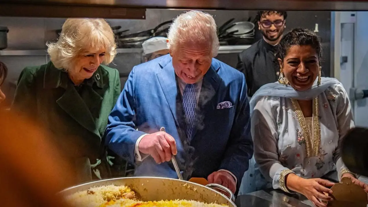King Charles and Queen Camilla visit Indian eatery to help with Ramadan preps, pack some Kolkata biryani for home King Charles and Queen Camilla visit Indian eatery to help with Ramadan preps, pack some Kolkata biryani for home