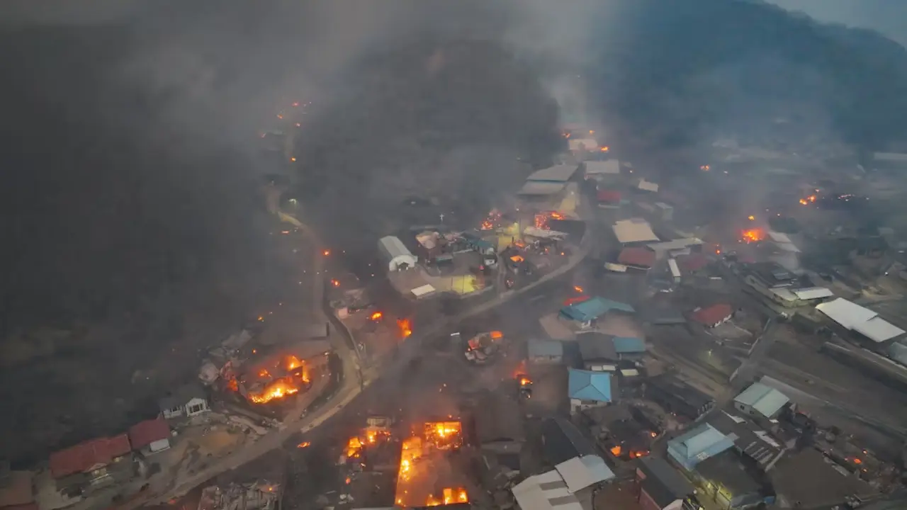 Helicopter fighting South Korea wildfires crashes, Pilot killed