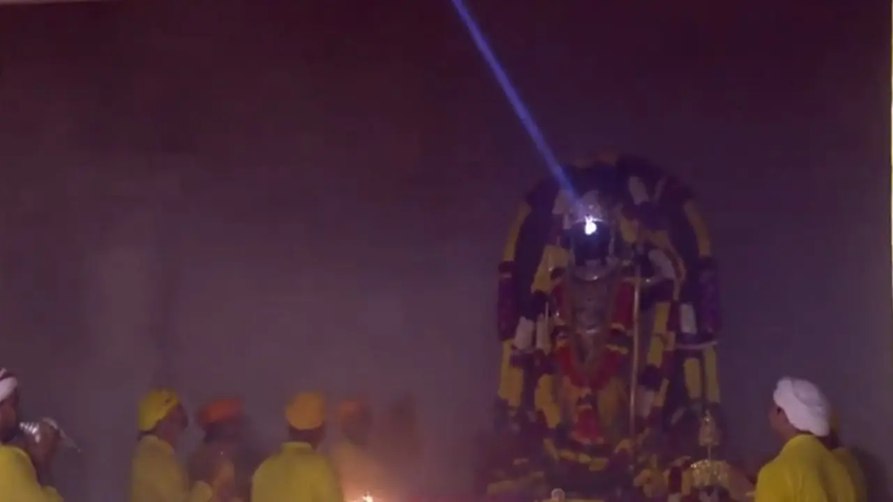 Ram Navami: Ayodhya's Ram Janmabhoomi temple witnesses 'Surya Tilak' Ram Navami: Ayodhya's Ram Janmabhoomi temple witnesses 'Surya Tilak'