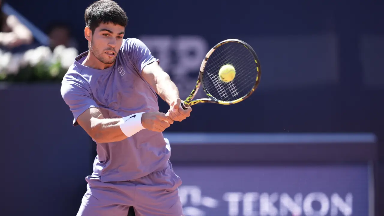 Carlos Alcaraz dealt injury blow ahead of French Open, withdraws from Madrid Open due to thigh issue Carlos Alcaraz dealt injury blow ahead of French Open, withdraws from Madrid Open due to thigh issue