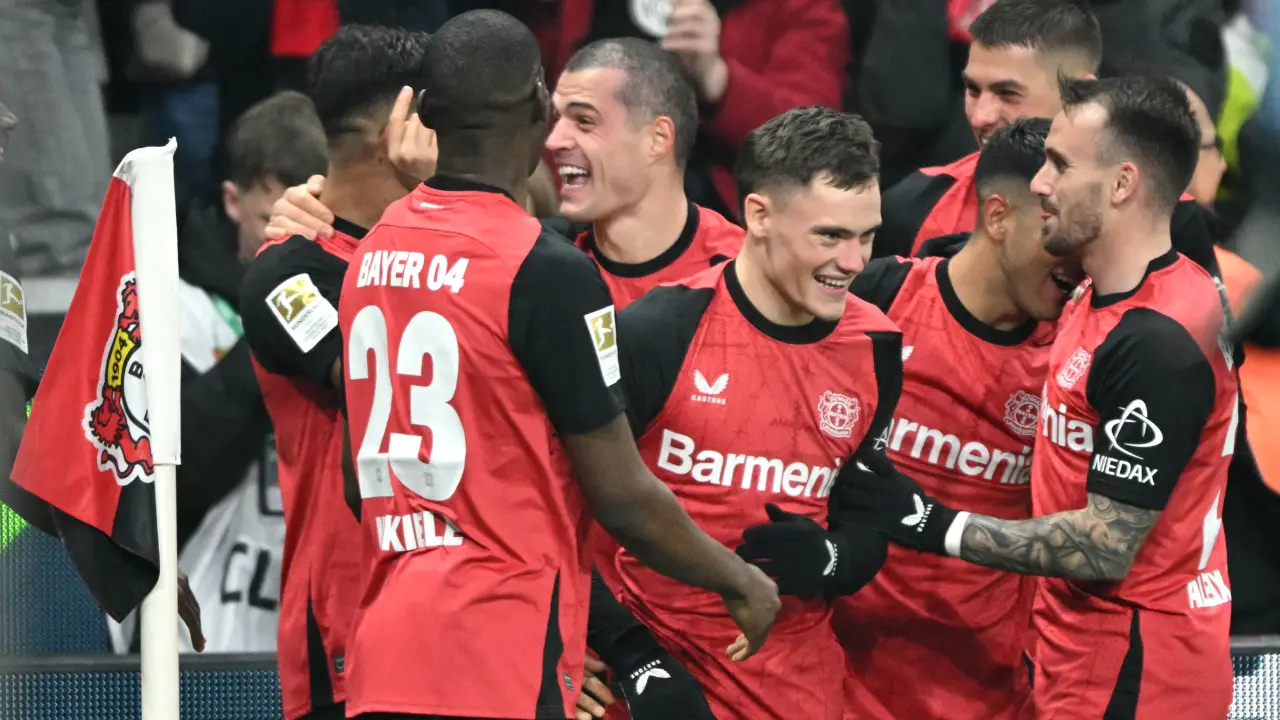 Bundesliga: Bayer Leverkusen win to go one point behind Bayern, Kiel down Dortmund Bundesliga: Bayer Leverkusen win to go one point behind Bayern, Kiel down Dortmund