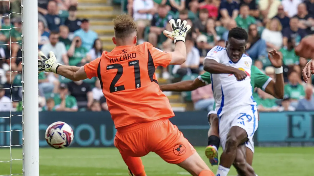 Unbelievable! Leeds United's Manor Solomon scores stoppage time goal to win Championship title, Burnley settle for second spot Unbelievable! Leeds United's Manor Solomon scores stoppage time goal to win Championship title, Burnley settle for second spot