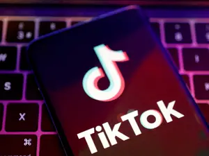Amid uncertainty TikTok returns to Apple and Google app stores