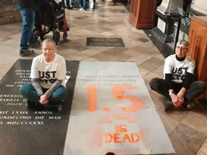 Climate protesters deface Darwin’s grave, spray ‘1.5 is dead’ over climate crisis