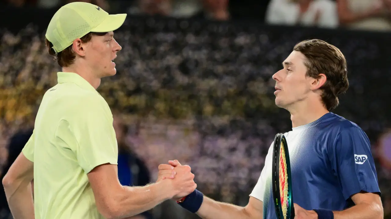 Australian Open 2025: Jannik Sinner eases into semi-finals Australian Open 2025: Jannik Sinner eases into semi-finals