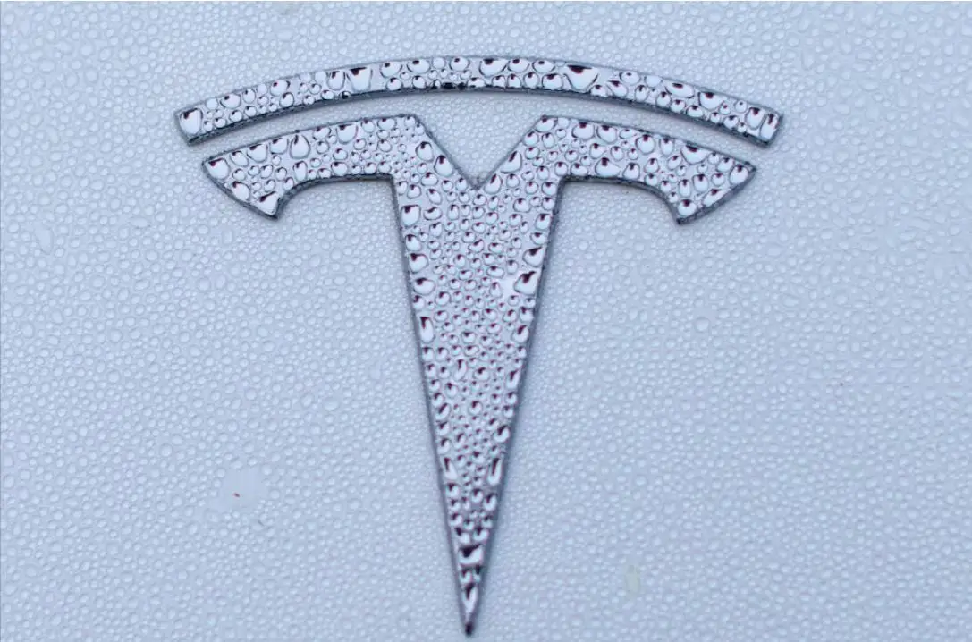 Toronto excludes Tesla from EV incentives amid US trade tensions