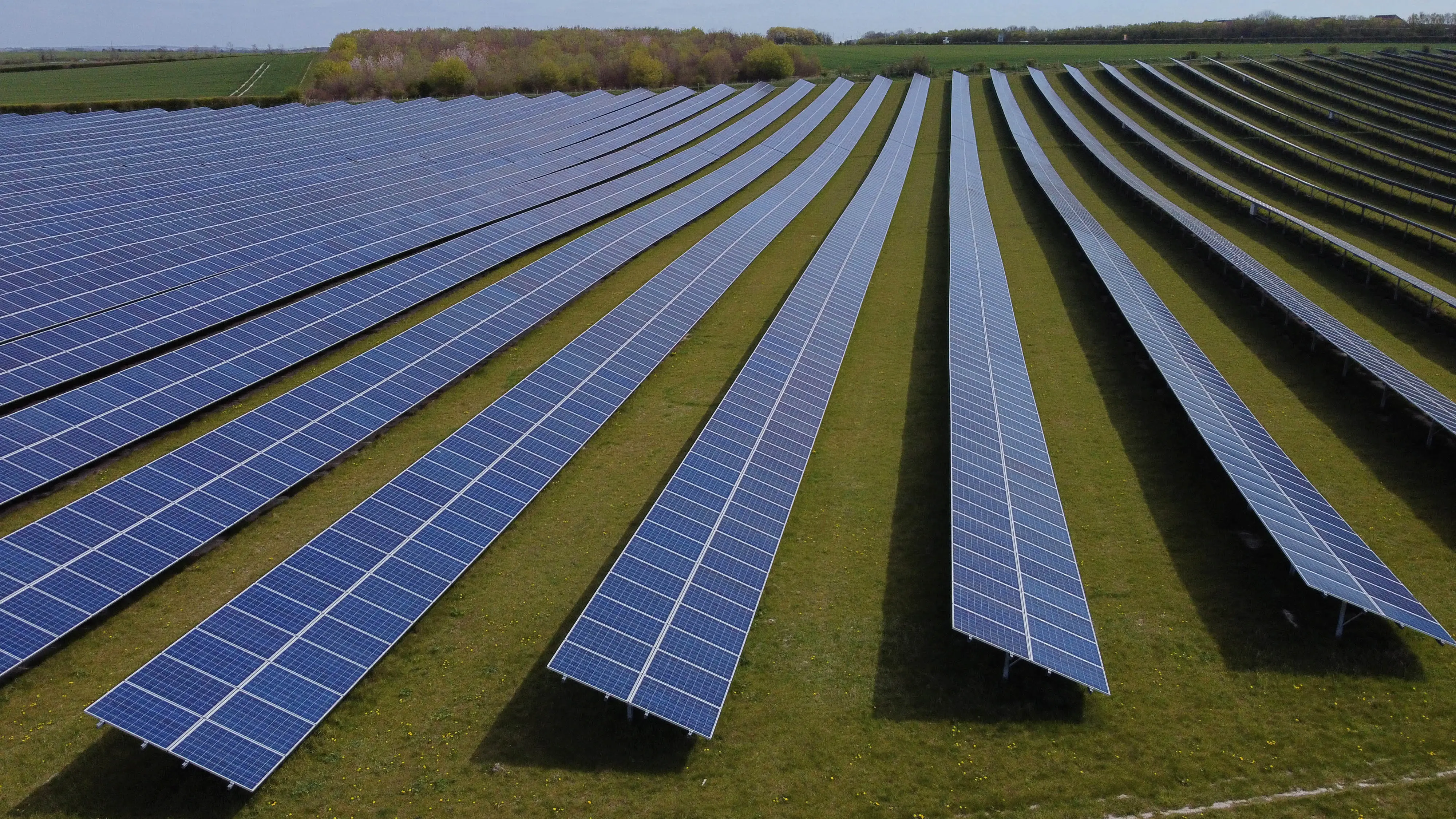 Pollution hurts solar power efficiency in India Pollution hurts solar power efficiency in India