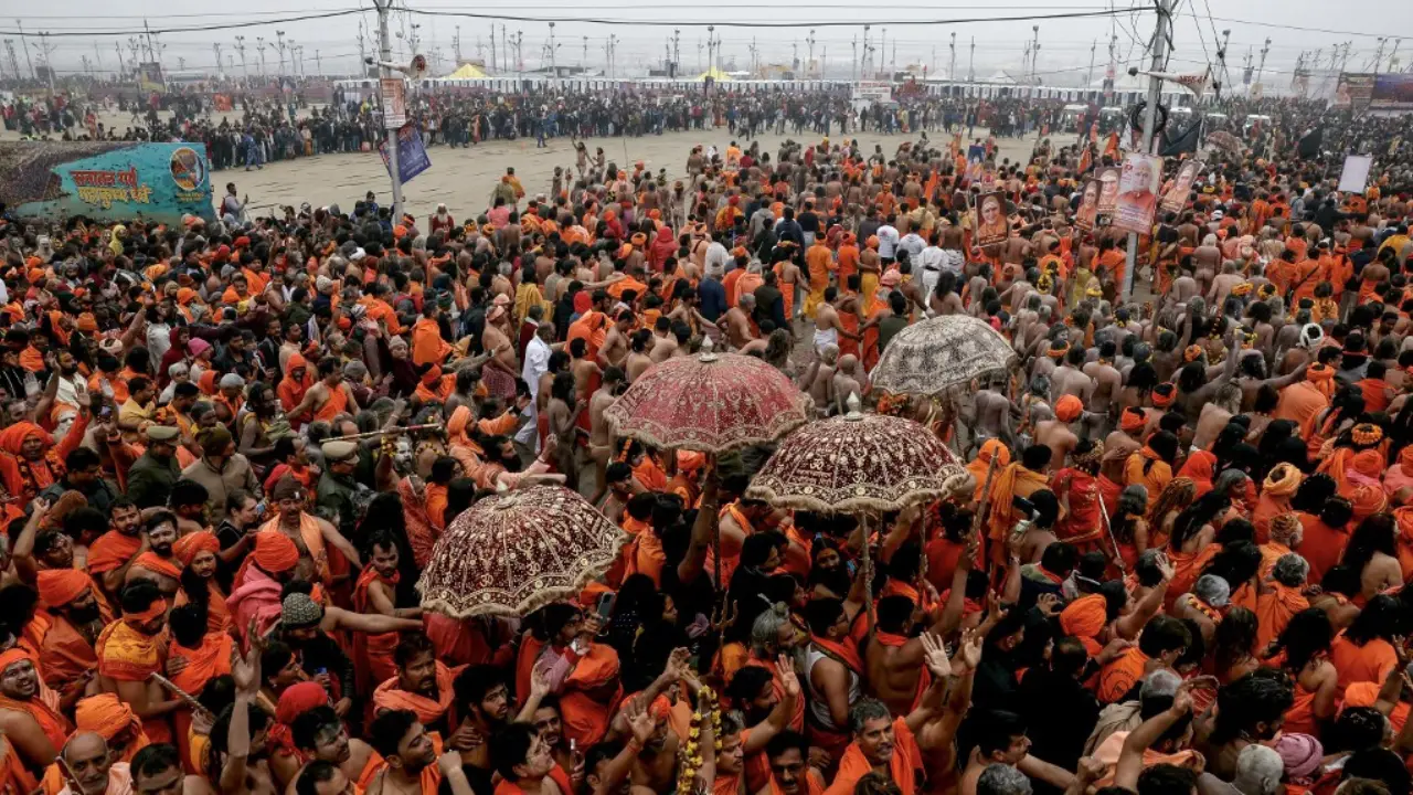 Maha Kumbh 2025: Organisers use AI to prevent stampedes, ensure safety of 400mn pilgrims Maha Kumbh 2025: Organisers use AI to prevent stampedes, ensure safety of 400mn pilgrims