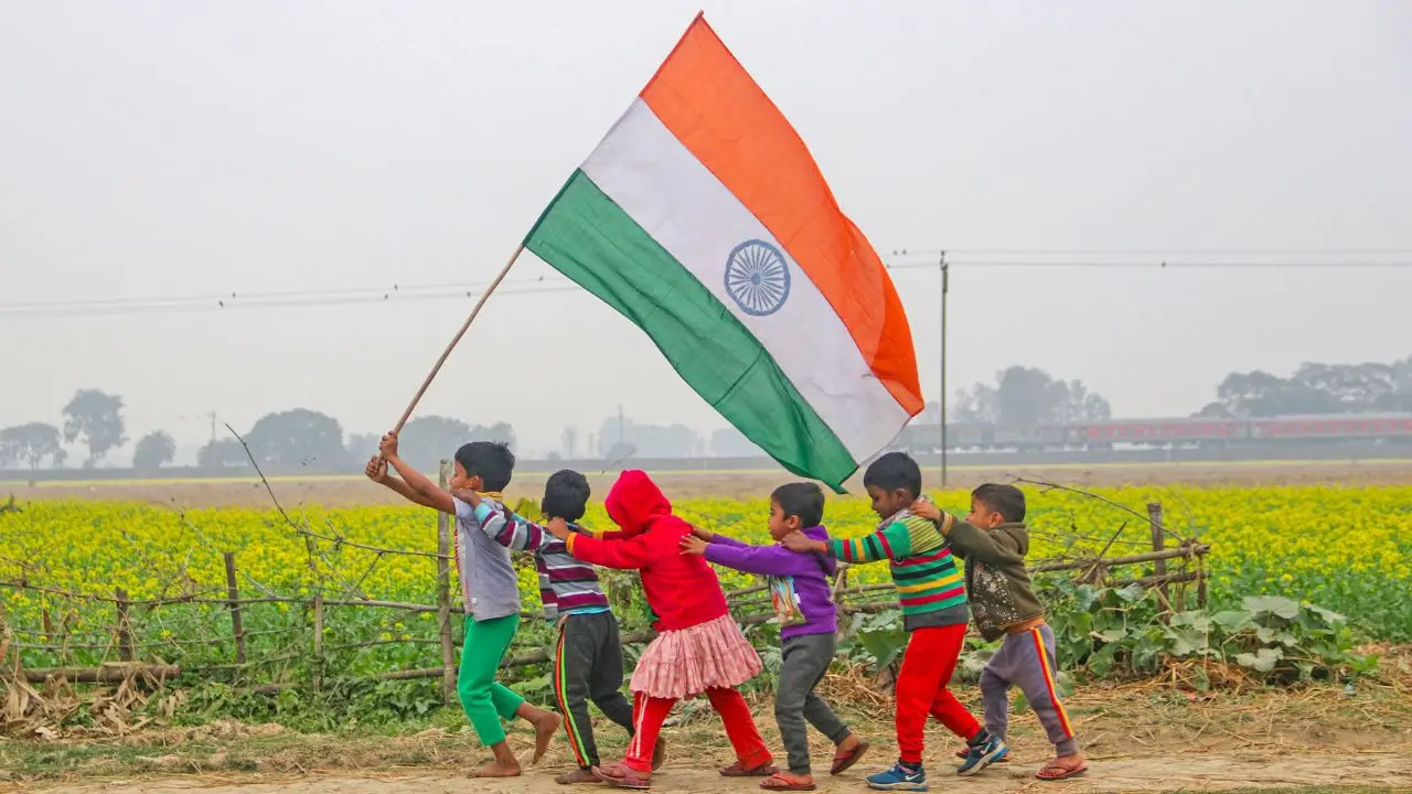 Republic Day 2025: 30+ messages, WhatsApp, Facebook status to share Republic Day 2025: 30+ messages, WhatsApp, Facebook status to share