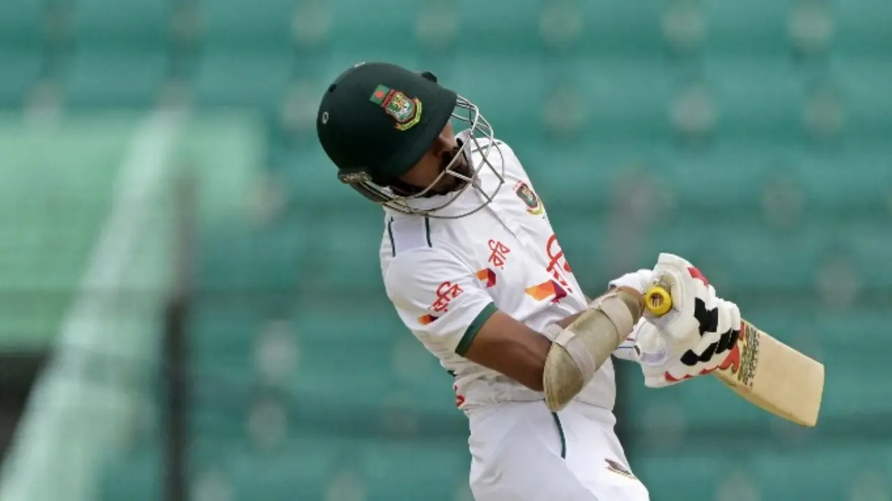 3. Not out if the glove is not in contact with the bat